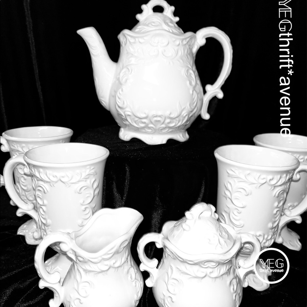 Vintage Japanese porcelain musical teacup set